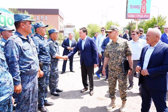 Мамин: инфраструктура и жилой фонд города Арысь будут восстановлены в течение одного месяца Мамин: инфраструктура и жилой фонд города Арысь будут восстановлены в течение одного месяца