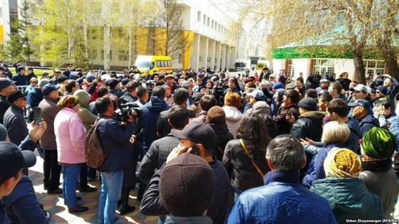 Алматинцам разрешат митинговать еще в одном месте Алматинцам разрешат митинговать еще в одном месте