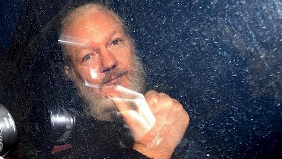 Ассанжу предъявлены новые обвинения в США. Ему грозит до 180 лет тюрьмы Ассанжу предъявлены новые обвинения в США. Ему грозит до 180 лет тюрьмы