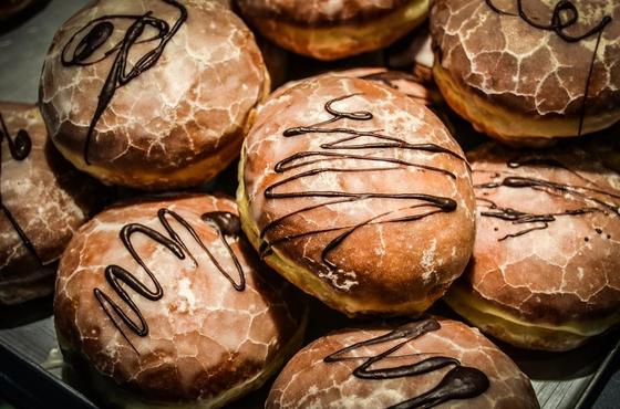 Рецепт пончиков: как приготовить пышные пончики с начинкой и без Рецепт пончиков: как приготовить пышные пончики с начинкой и без