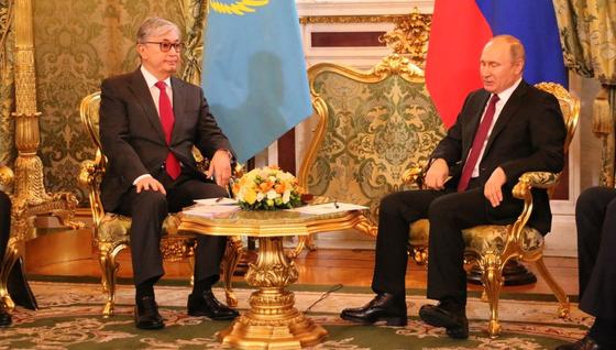 Путин принял Токаева в московском Кремле (фото) Путин принял Токаева в московском Кремле (фото)