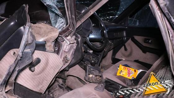 Погибли и пострадали люди: грузовик протащил легковушку по трассе в Алматинской области (фото, видео) Погибли и пострадали люди: грузовик протащил легковушку по трассе в Алматинской области (фото, видео)