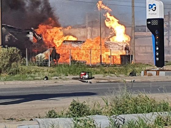 Взрыв прогремел на автозаправке в Атырау (видео) Взрыв прогремел на автозаправке в Атырау (видео)