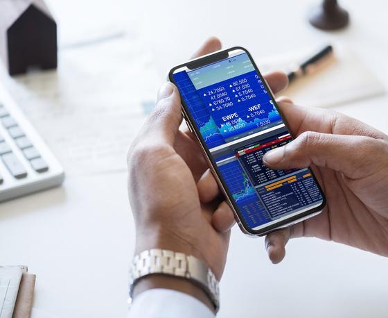 Приложение инвестора в смартфоне Приложение инвестора в смартфоне