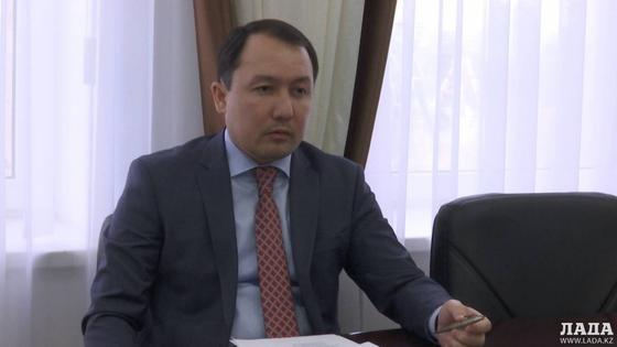 Бывшего замакима Актобе задержали по подозрению в присвоении 80 млн тенге Бывшего замакима Актобе задержали по подозрению в присвоении 80 млн тенге
