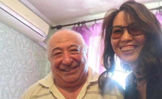 Казахстанка побывала в гостях у родителей Зеленского (фото) Казахстанка побывала в гостях у родителей Зеленского (фото)