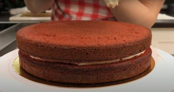Коржи для торта Красный бархат с кремом Коржи для торта Красный бархат с кремом