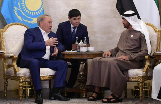 Назарбаев жұмыс сапарымен Біріккен Араб Әмірліктеріне барды Назарбаев жұмыс сапарымен Біріккен Араб Әмірліктеріне барды