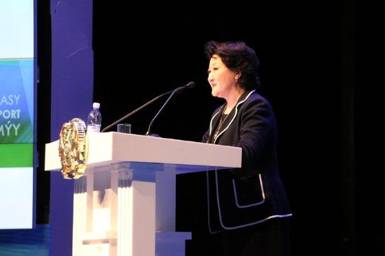 Шанель стилінде: Жаңа мәдениет министрі алғаш рет көп алдына шықты (фото) Шанель стилінде: Жаңа мәдениет министрі алғаш рет көп алдына шықты (фото)