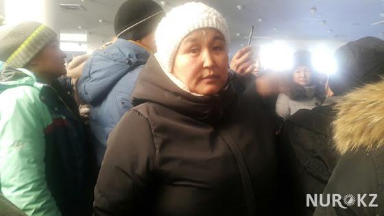 Жеті баласы бар "Алтын алқа" иегері: Өздері сол ақшаға өмір сүре ала ма? Жеті баласы бар "Алтын алқа" иегері: Өздері сол ақшаға өмір сүре ала ма?