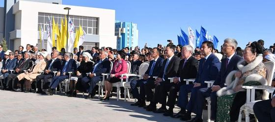 Президент Қасым-Жомарт Тоқаев Әбіш Кекілбайұлы ескерткішінің ашылу рәсіміне қатысты Президент Қасым-Жомарт Тоқаев Әбіш Кекілбайұлы ескерткішінің ашылу рәсіміне қатысты
