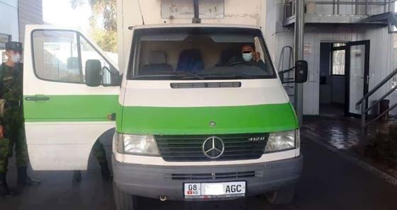 Задержанный на границе автомобиль Задержанный на границе автомобиль