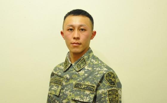 Шығыс Қазақстанда жанып жатқан үйден 15 адамды құтқарған әскери қызметкер ерлігімен елді тәнті етті Шығыс Қазақстанда жанып жатқан үйден 15 адамды құтқарған әскери қызметкер ерлігімен елді тәнті етті