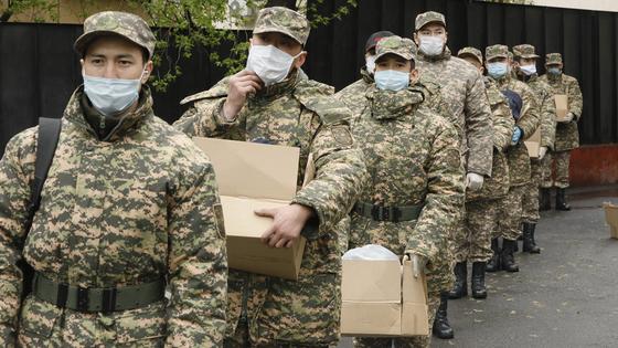 "Хочу отдать долг Родине": как проходит призыв в Алматы "Хочу отдать долг Родине": как проходит призыв в Алматы
