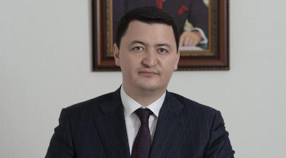 С кем контактировал зараженный Камалжан Надыров, выясняют в Минздраве С кем контактировал зараженный Камалжан Надыров, выясняют в Минздраве