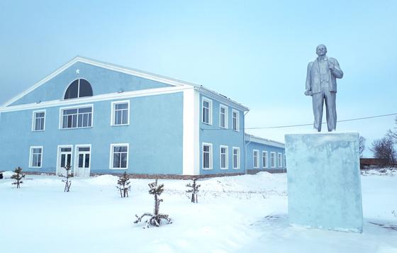 Кони вместо Ламборджини: как живут в Рублевке на Севере Казахстана Кони вместо Ламборджини: как живут в Рублевке на Севере Казахстана