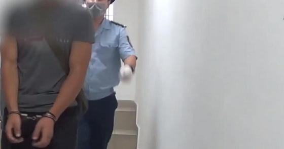 Полицейские взяли под стражу подозреваемого в избиении 18-летнего жителя Павлодара Полицейские взяли под стражу подозреваемого в избиении 18-летнего жителя Павлодара