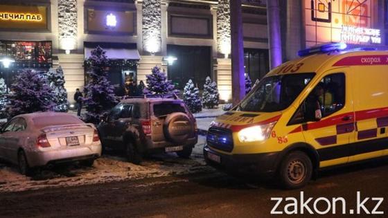 Пьяницы, наркоманы и пробки: с чем сталкиваются врачи скорой помощи в Алматы (фото, видео) Пьяницы, наркоманы и пробки: с чем сталкиваются врачи скорой помощи в Алматы (фото, видео)