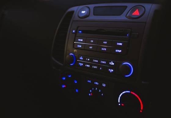 Музыкальный центр в автомобиле Музыкальный центр в автомобиле