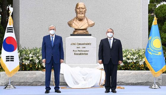 Абай бюстінің ашылуы Абай бюстінің ашылуы