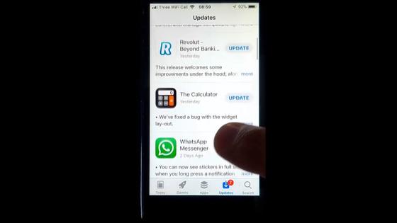 Магазин приложений AppStore открытый на телефоне Магазин приложений AppStore открытый на телефоне