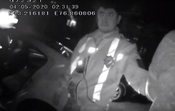 Алматинский адвокат в пьяном угаре напал на полицейского (видео) Алматинский адвокат в пьяном угаре напал на полицейского (видео)