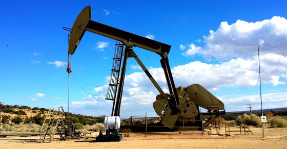 Саудовская Аравия оказалась в долгах из-за нефтяного кризиса Саудовская Аравия оказалась в долгах из-за нефтяного кризиса