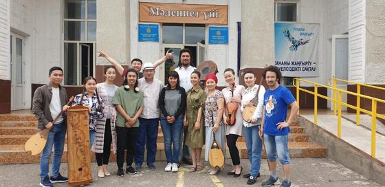 Ауыл өнерпаздары жайлы жаңа комедия Ауыл өнерпаздары жайлы жаңа комедия