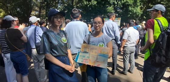 "Можем проводить культурно": мирный митинг начался в Алматы (фото) "Можем проводить культурно": мирный митинг начался в Алматы (фото)
