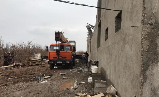 Строящееся здание частично обрушилось в Шымкенте (фото) Строящееся здание частично обрушилось в Шымкенте (фото)
