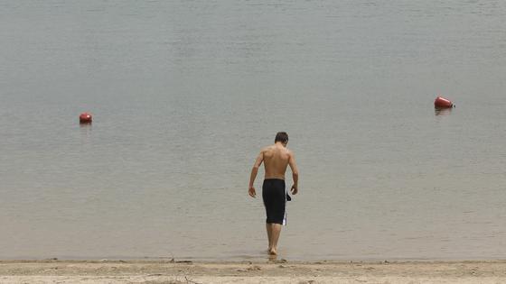 "Водичка тепленькая": как алматинцы спасаются от жары во время карантина "Водичка тепленькая": как алматинцы спасаются от жары во время карантина
