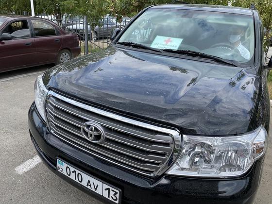 Медики ездят по вызовам на Toyota Land Cruiser акима Туркестана (фото) Медики ездят по вызовам на Toyota Land Cruiser акима Туркестана (фото)