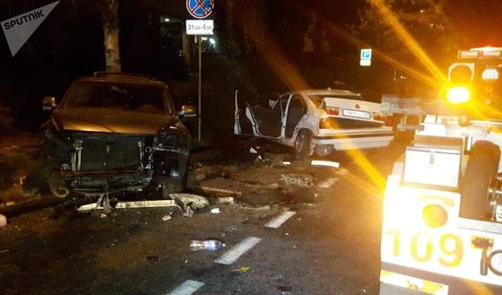 Один человек погиб, семь пострадали в массовом ДТП в Алматы (фото) Один человек погиб, семь пострадали в массовом ДТП в Алматы (фото)