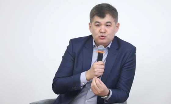 Актуальные вопросы ОСМС обсудил Елжан Биртанов с блогерами и журналистами в Алматы Актуальные вопросы ОСМС обсудил Елжан Биртанов с блогерами и журналистами в Алматы