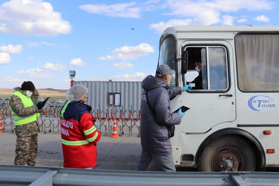 Көлік бақылау департаментінің қызметкерлері елорданың тосқауыл бекеттерінде Көлік бақылау департаментінің қызметкерлері елорданың тосқауыл бекеттерінде