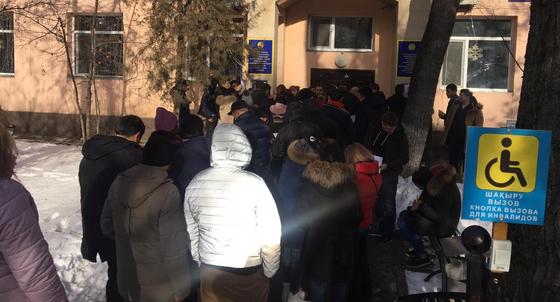 Алматинцы начали сдавать кровь для пострадавших в авиакатастрофе Алматинцы начали сдавать кровь для пострадавших в авиакатастрофе