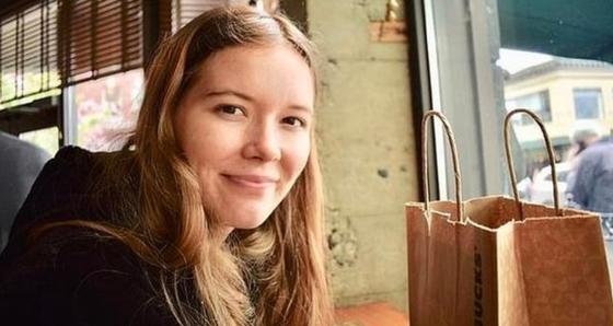 3 акулы убили девушку на глазах родных 3 акулы убили девушку на глазах родных