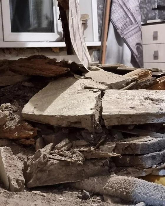 Потолок обрушился в доме в Усть-Каменогорске Потолок обрушился в доме в Усть-Каменогорске