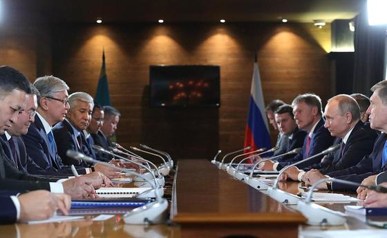 Токаев принял приглашение Путина Токаев принял приглашение Путина