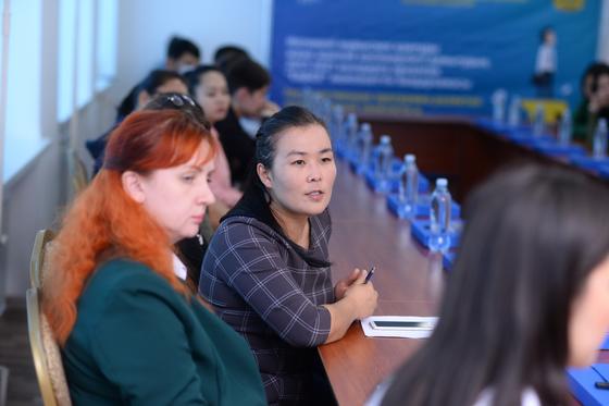 Кәсібін ашуға ниетті екібастұздықтарға "Еңбек" мемлекеттік бағдарламасы түсіндірілді Кәсібін ашуға ниетті екібастұздықтарға "Еңбек" мемлекеттік бағдарламасы түсіндірілді