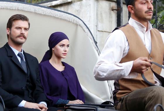 Кадр из сериала «Курт Сеит и Александра» Кадр из сериала «Курт Сеит и Александра»