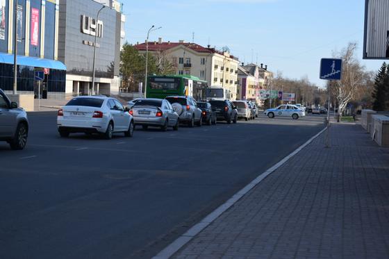 Ушли с центральных улиц во дворы: как изменился Павлодар при карантине Ушли с центральных улиц во дворы: как изменился Павлодар при карантине