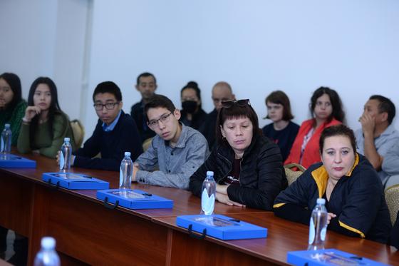 Кәсібін ашуға ниетті екібастұздықтарға "Еңбек" мемлекеттік бағдарламасы түсіндірілді Кәсібін ашуға ниетті екібастұздықтарға "Еңбек" мемлекеттік бағдарламасы түсіндірілді