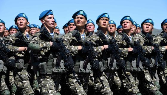 Воины на параде Воины на параде