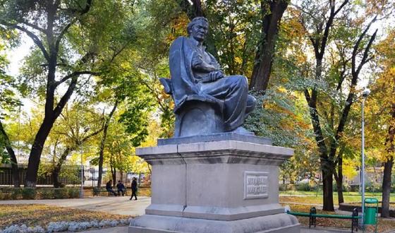 Памятник Мукагали Макатаеву Памятник Мукагали Макатаеву
