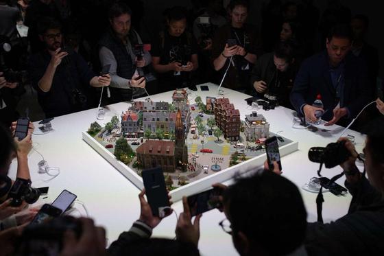 Oppo представила первый в мире смартфон 5G Oppo представила первый в мире смартфон 5G