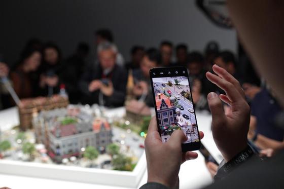 Oppo представила первый в мире смартфон 5G Oppo представила первый в мире смартфон 5G