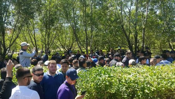 "Молодежам работу и квартиры": как мирный митинг проходит в Нур-Султане (фото) "Молодежам работу и квартиры": как мирный митинг проходит в Нур-Султане (фото)
