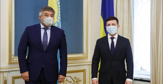 "Украинский народ никогда этого не забудет": Зеленский поблагодарил Казахстан "Украинский народ никогда этого не забудет": Зеленский поблагодарил Казахстан