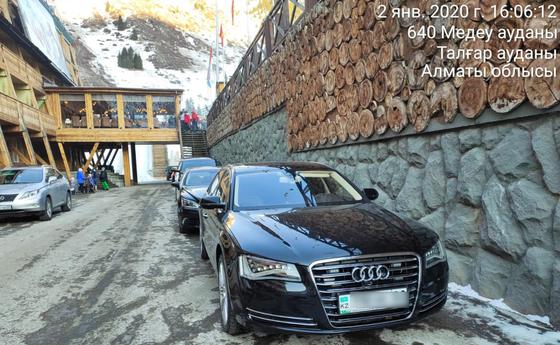 Алматинец возмутился скоплением частных авто на Шымбулаке (фото, видео) Алматинец возмутился скоплением частных авто на Шымбулаке (фото, видео)
